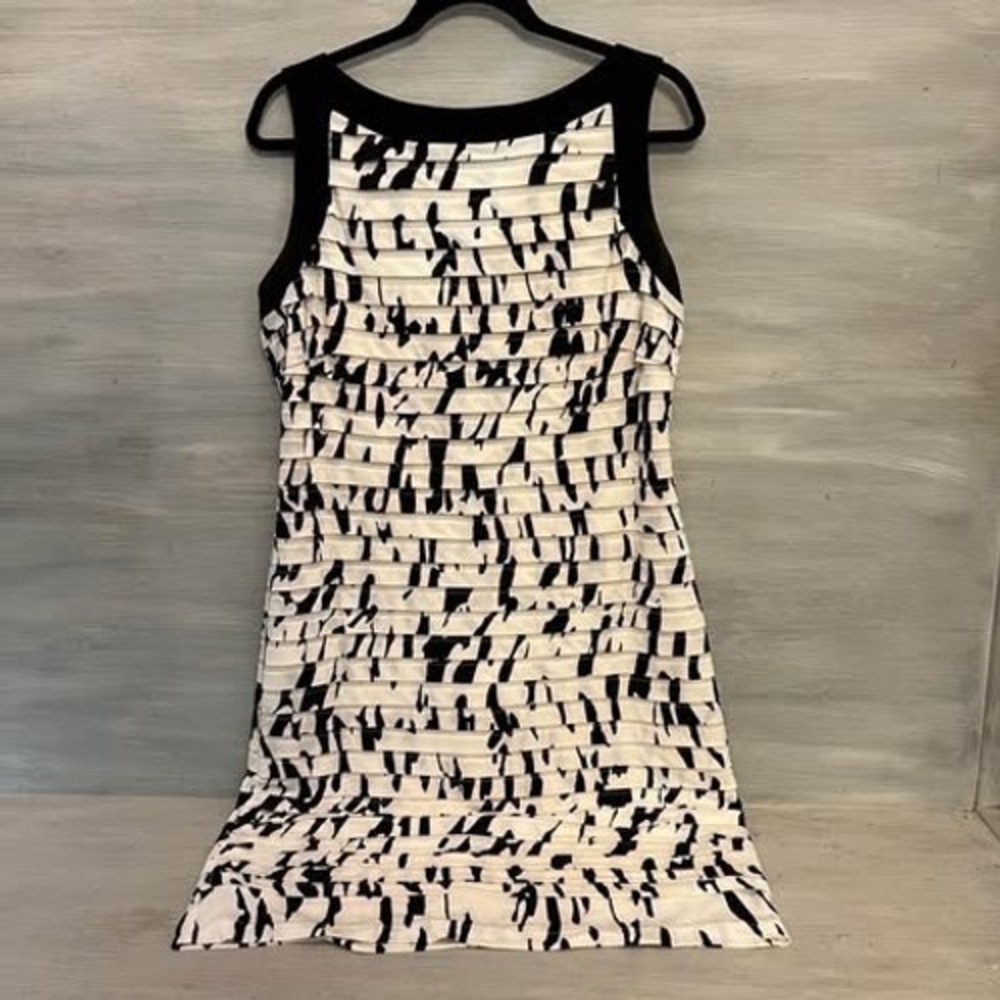 Sandra Darren Abstract Sleeveless Tiered Textured Knee Length Dress Size 14 GC